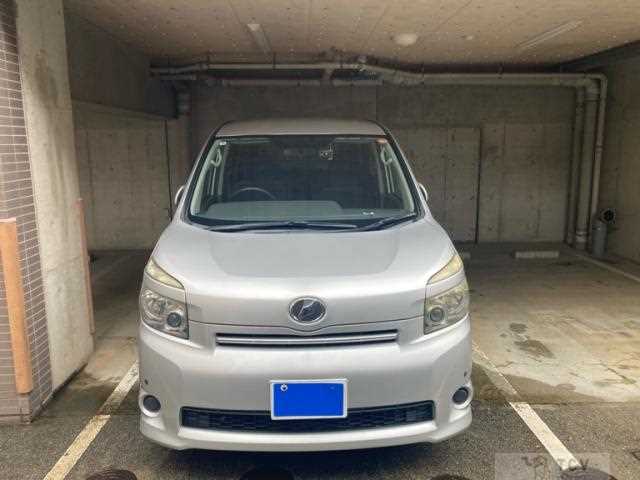 2008 Toyota Voxy