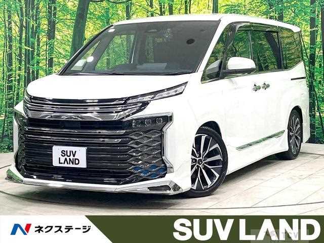 2023 Toyota Voxy