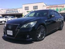 2014 Toyota Crown Hybrid