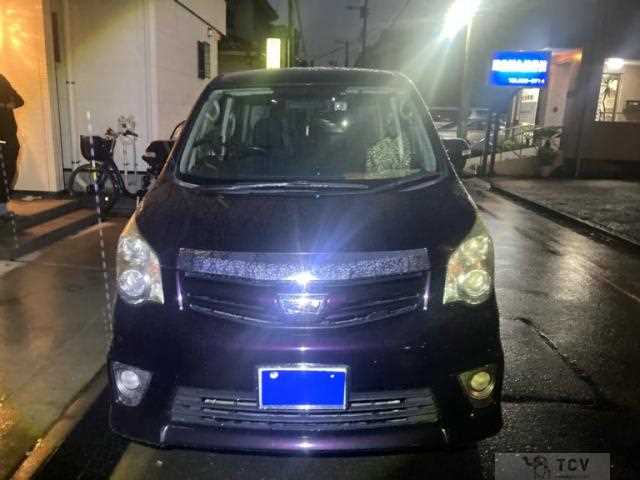 2012 Toyota Noah