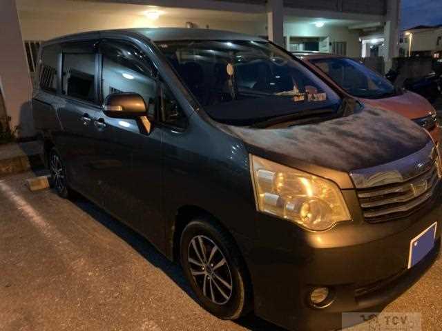 2011 Toyota Noah