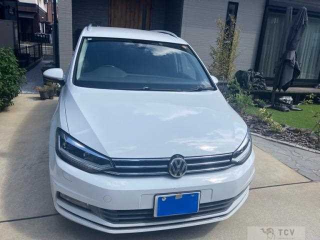 2016 Volkswagen Golf Touran