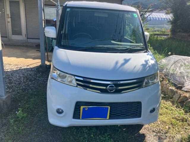 2011 Nissan ROOX