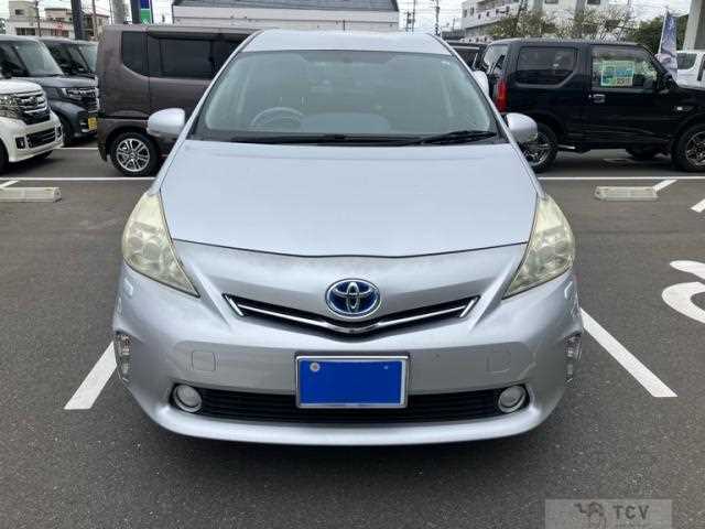 2013 Toyota PRIUS α