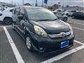 2013 Toyota Isis