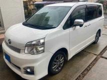 2013 Toyota Voxy
