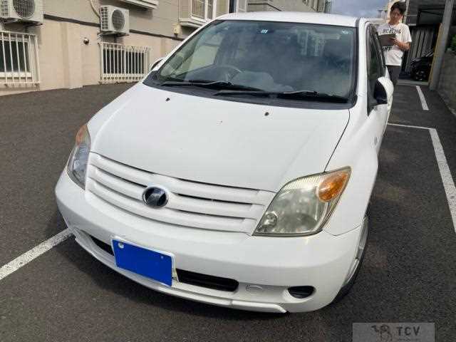 2005 Toyota IST