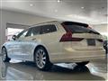 2022 Volvo V90