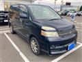 2005 Toyota Voxy