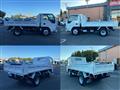 2020 Isuzu Elf Truck