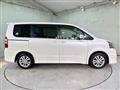 2010 Toyota Noah