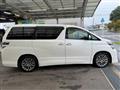 2013 Toyota Vellfire