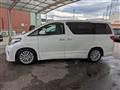 2013 Toyota Alphard G