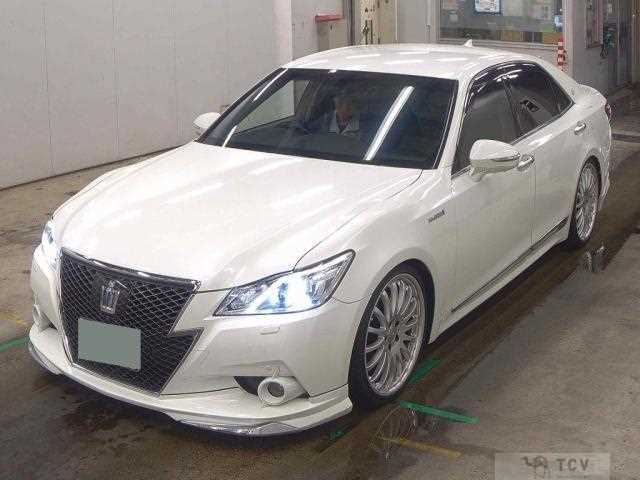 2015 Toyota Crown Hybrid