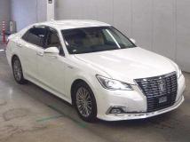 2015 Toyota Crown Hybrid