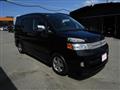 2005 Toyota Voxy