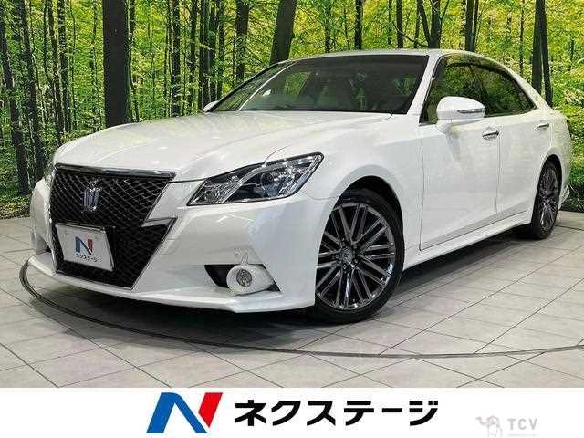 2013 Toyota Crown Hybrid