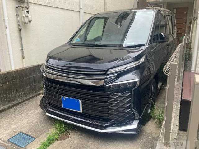 2023 Toyota Voxy