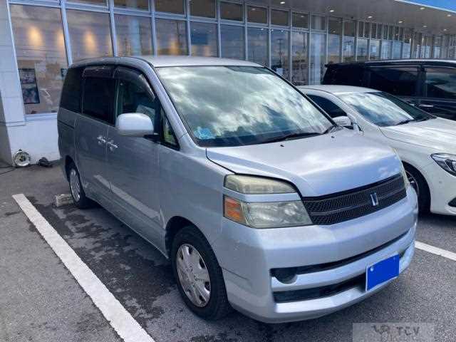 2006 Toyota Voxy