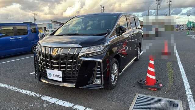2022 Toyota Alphard Hybrid