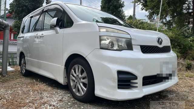 2012 Toyota Voxy