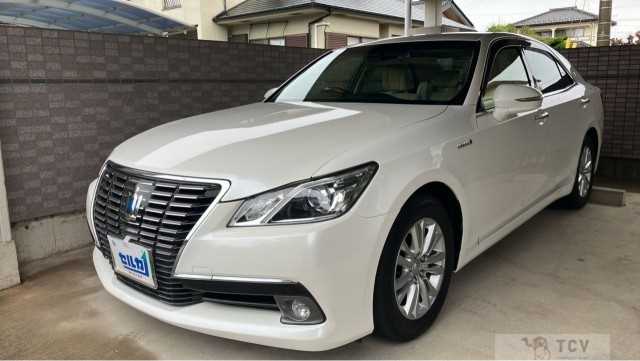 2013 Toyota Crown Hybrid