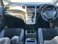 2013 Toyota Vellfire