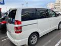 2004 Toyota Noah