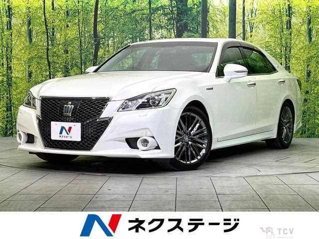 2013 Toyota Crown Hybrid