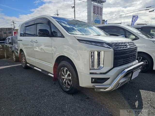 2020 Mitsubishi Delica D5