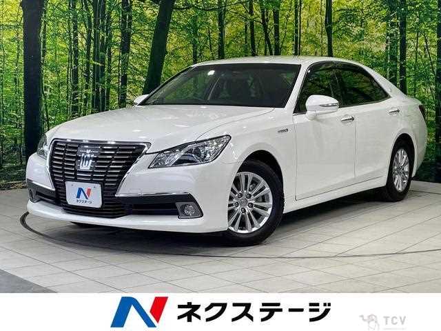 2013 Toyota Crown Hybrid