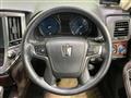 2013 Toyota Crown Hybrid