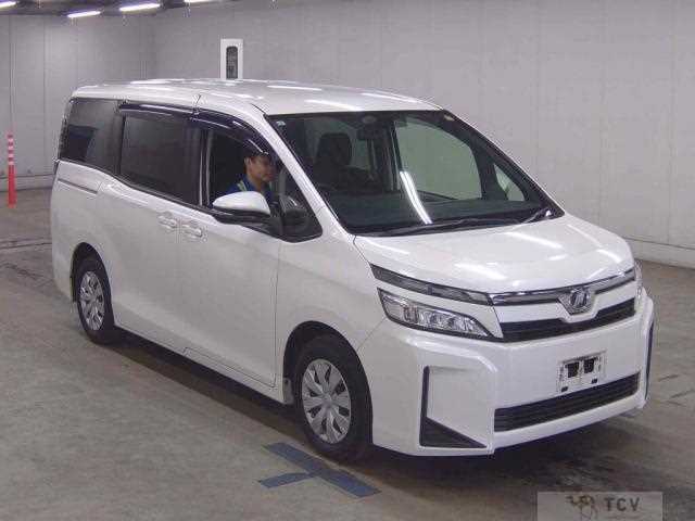 2017 Toyota Voxy