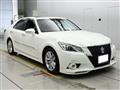 2015 Toyota Crown Hybrid