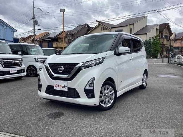 2022 Nissan Nissan Others