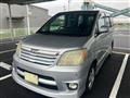 2003 Toyota Noah