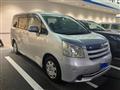 2009 Toyota Noah