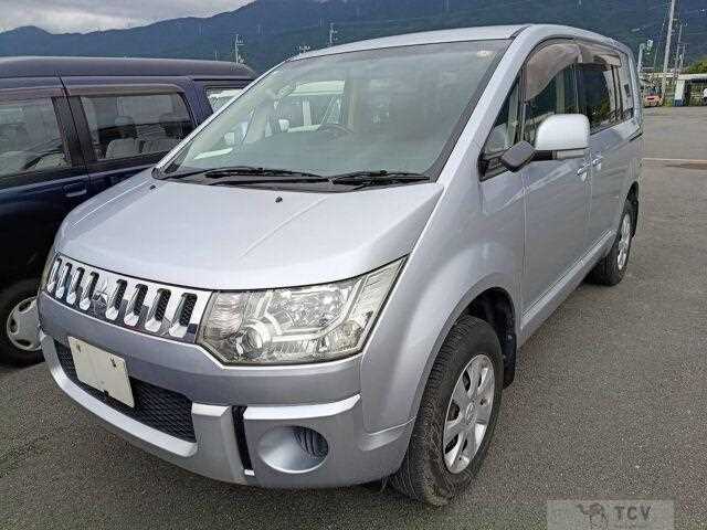 2016 Mitsubishi Delica D5