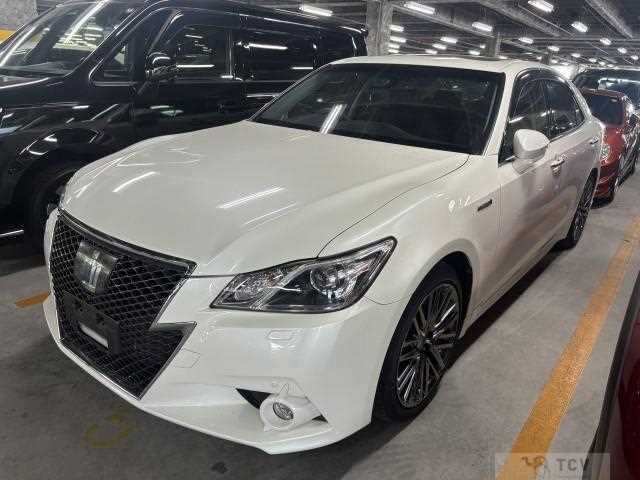 2013 Toyota Crown Hybrid