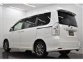 2013 Toyota Voxy