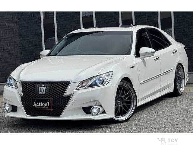 2013 Toyota Crown Hybrid