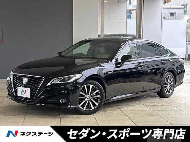 2019 Toyota Crown Hybrid