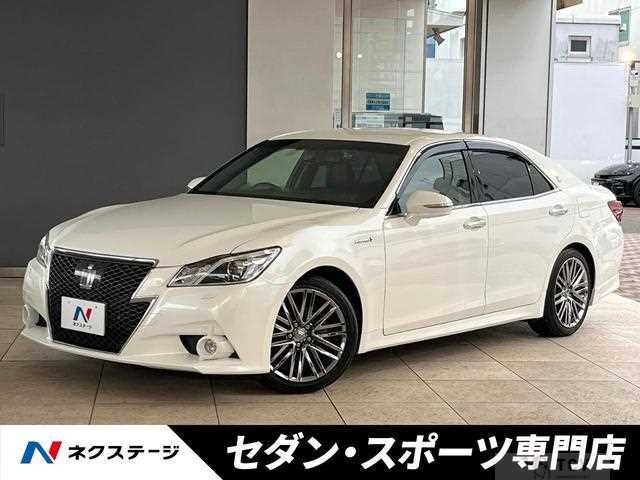 2013 Toyota Crown Hybrid