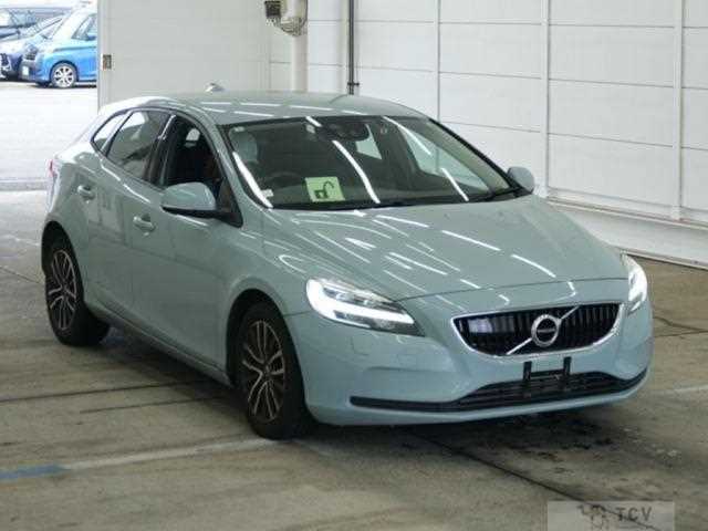 2018 Volvo V40