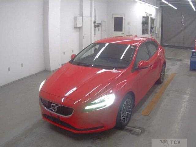 2018 Volvo V40