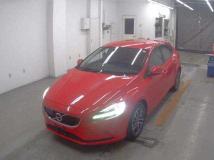 2018 Volvo V40