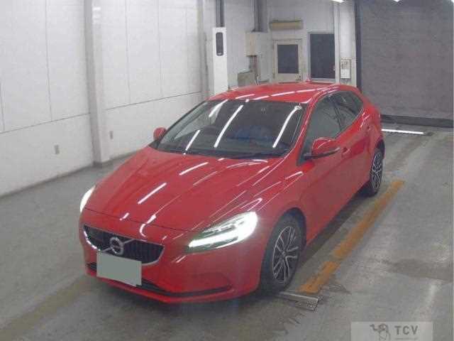 2018 Volvo V40