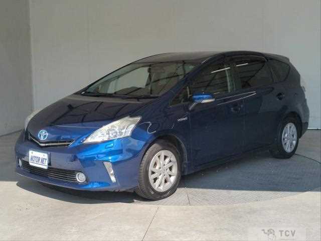 2013 Toyota PRIUS α