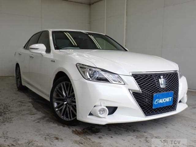 2013 Toyota Crown Hybrid