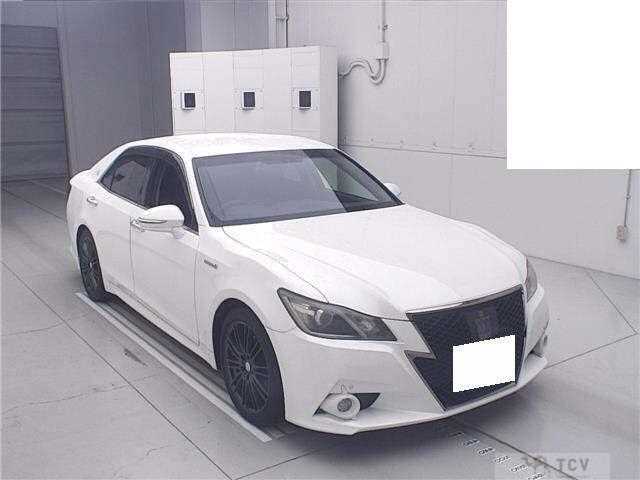 2015 Toyota Crown Hybrid